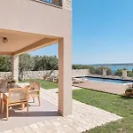 Сasa de vacaciones Beach Front Home In Maslenica With Sauna Maslenica