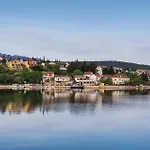 Сasa de vacaciones Beach Front Home In Maslenica With Sauna