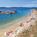 Сasa de vacaciones Beach Front Home In Maslenica With Sauna *