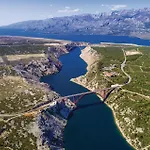 Beach Front Home In Maslenica With Sauna Сasa de vacaciones *