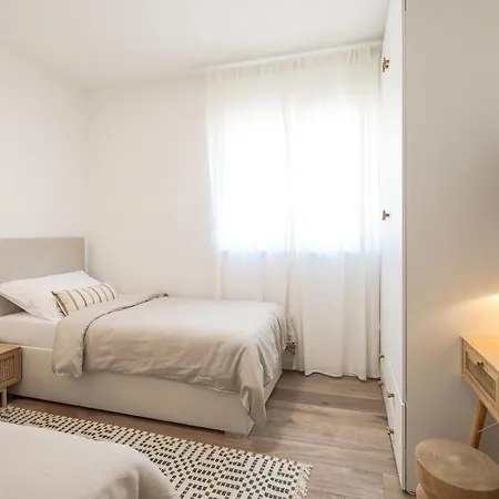 Hébergement de vacances Beach Front Home In Maslenica With Sauna