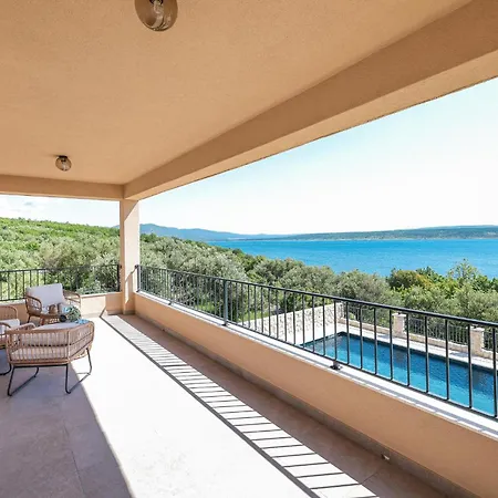 Hébergement de vacances Beach Front Home In Maslenica With Sauna *