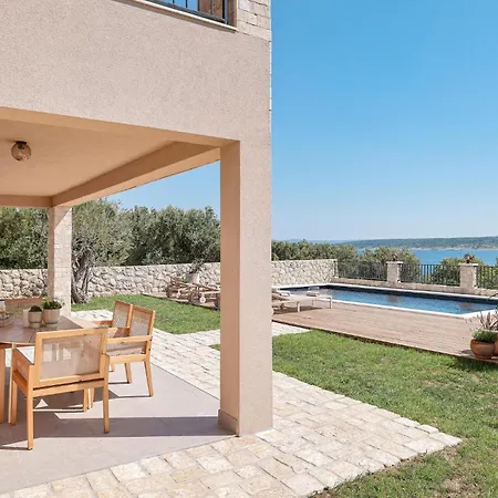 Hébergement de vacances Beach Front Home In Maslenica With Sauna Maslenica